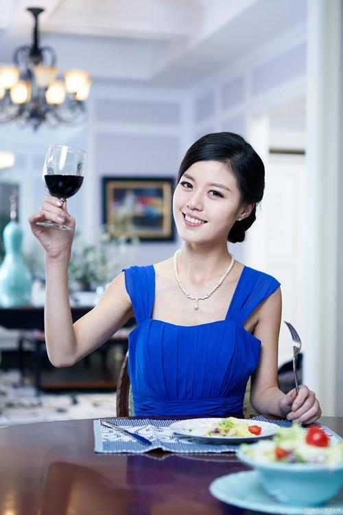 女生敬酒礼仪常识 - 女生敬酒词怎么说 第5张 女生敬酒礼仪常识 - 女生敬酒词怎么说 第5张
