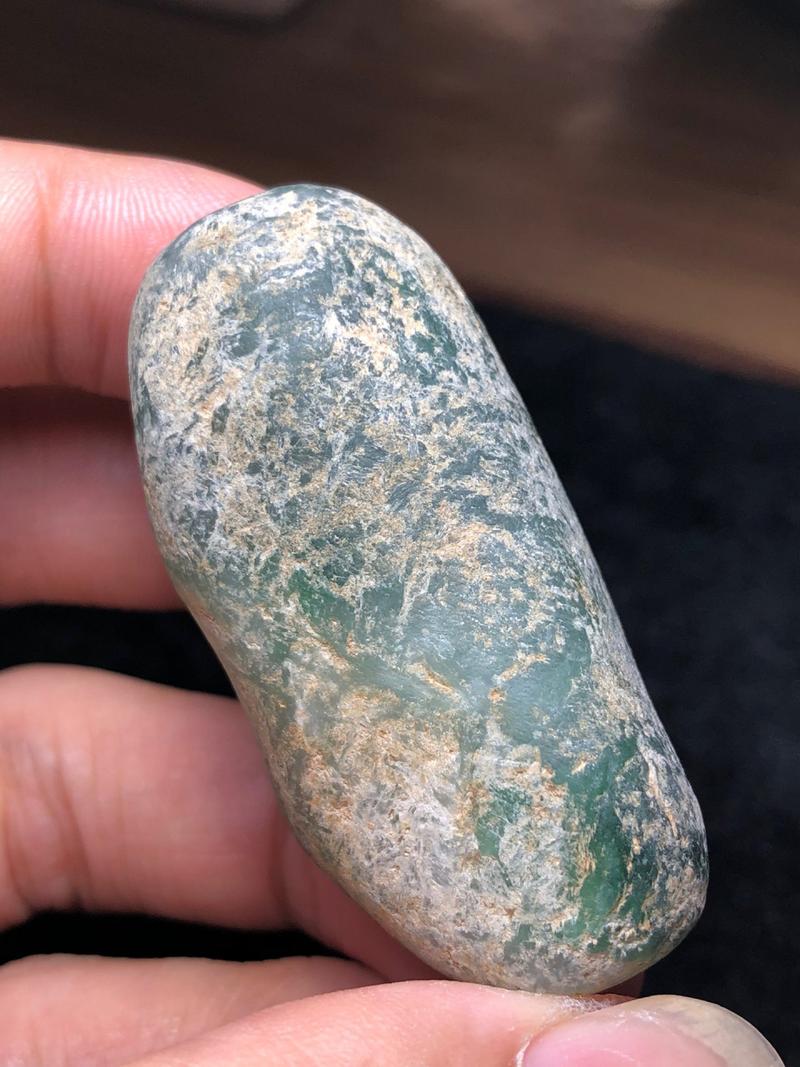 翡翠常识之原石特征,翡翠原石种类的鉴别和图解 第6张 翡翠常识之原石特征,翡翠原石种类的鉴别和图解 第6张