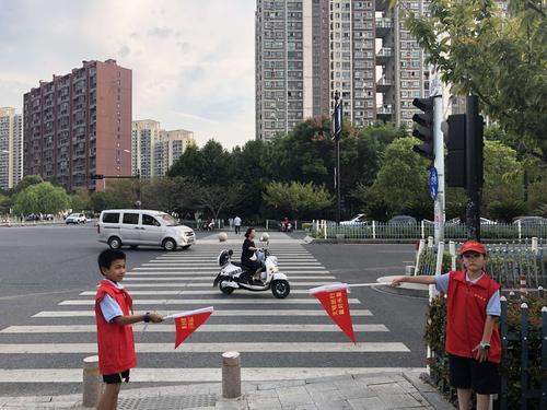 展示人民美好出行的情形 - 展示人民美好出行的情形是 第2张 展示人民美好出行的情形 - 展示人民美好出行的情形是 第2张