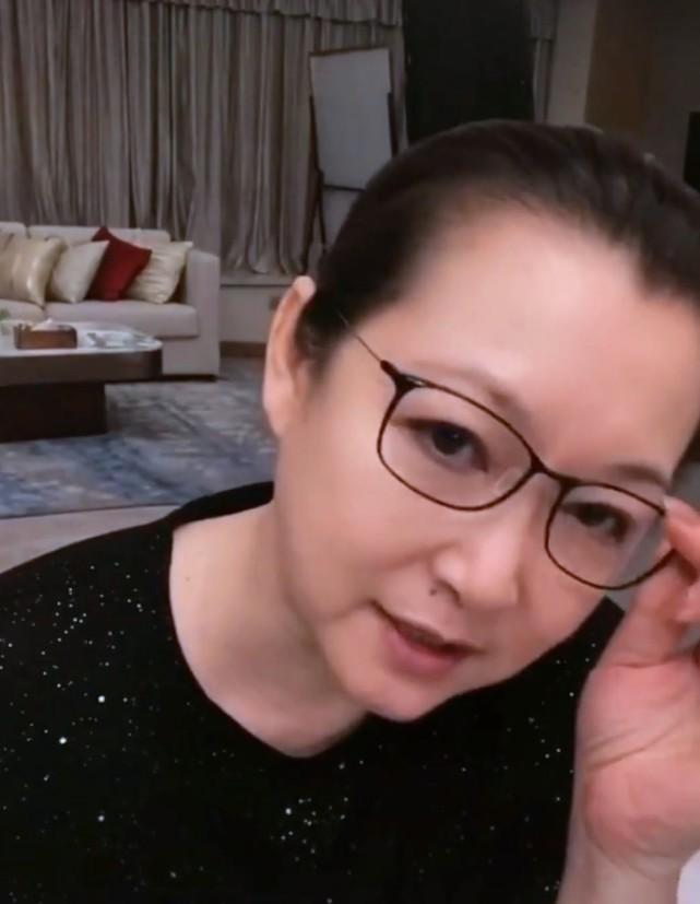 赵本山女儿出行费用,赵本山女儿的座驾 第3张 赵本山女儿出行费用,赵本山女儿的座驾 第3张